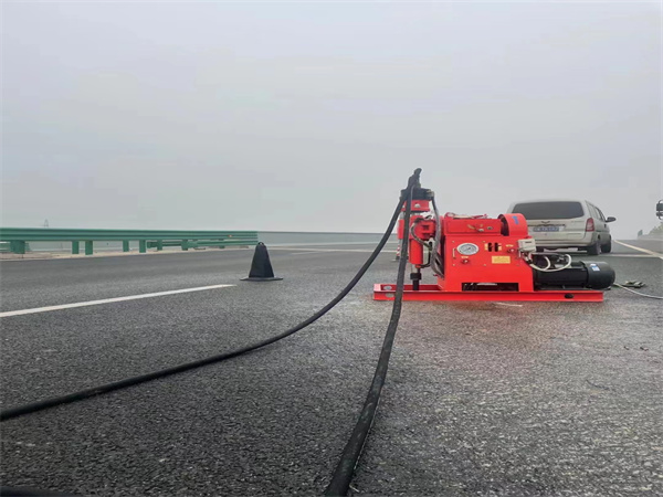 尖山马路路基路面开裂下沉注浆加固灌浆